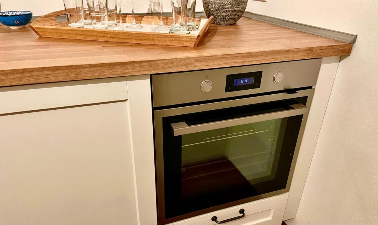 Voh Studio Mitten In Vohenstrauss, Smart-Tv, Parkplatz Bagian luar foto